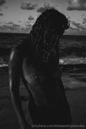 thetwodirtyblondes Photo #11