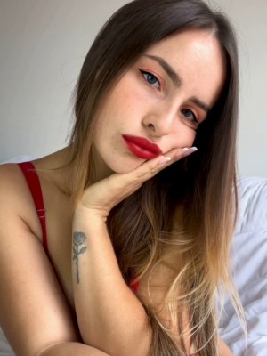 Ariana Skye Photo #7