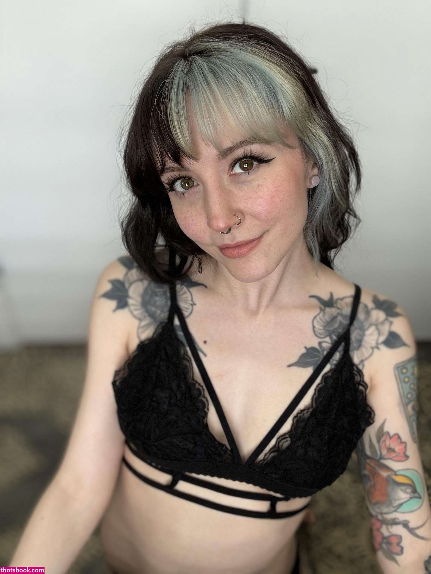 Lilhoneybeee Photo #3