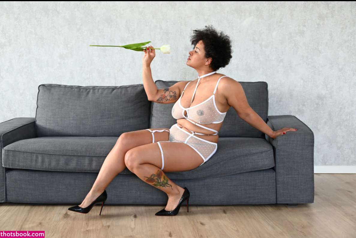 Maskaphotomodel Photo #1