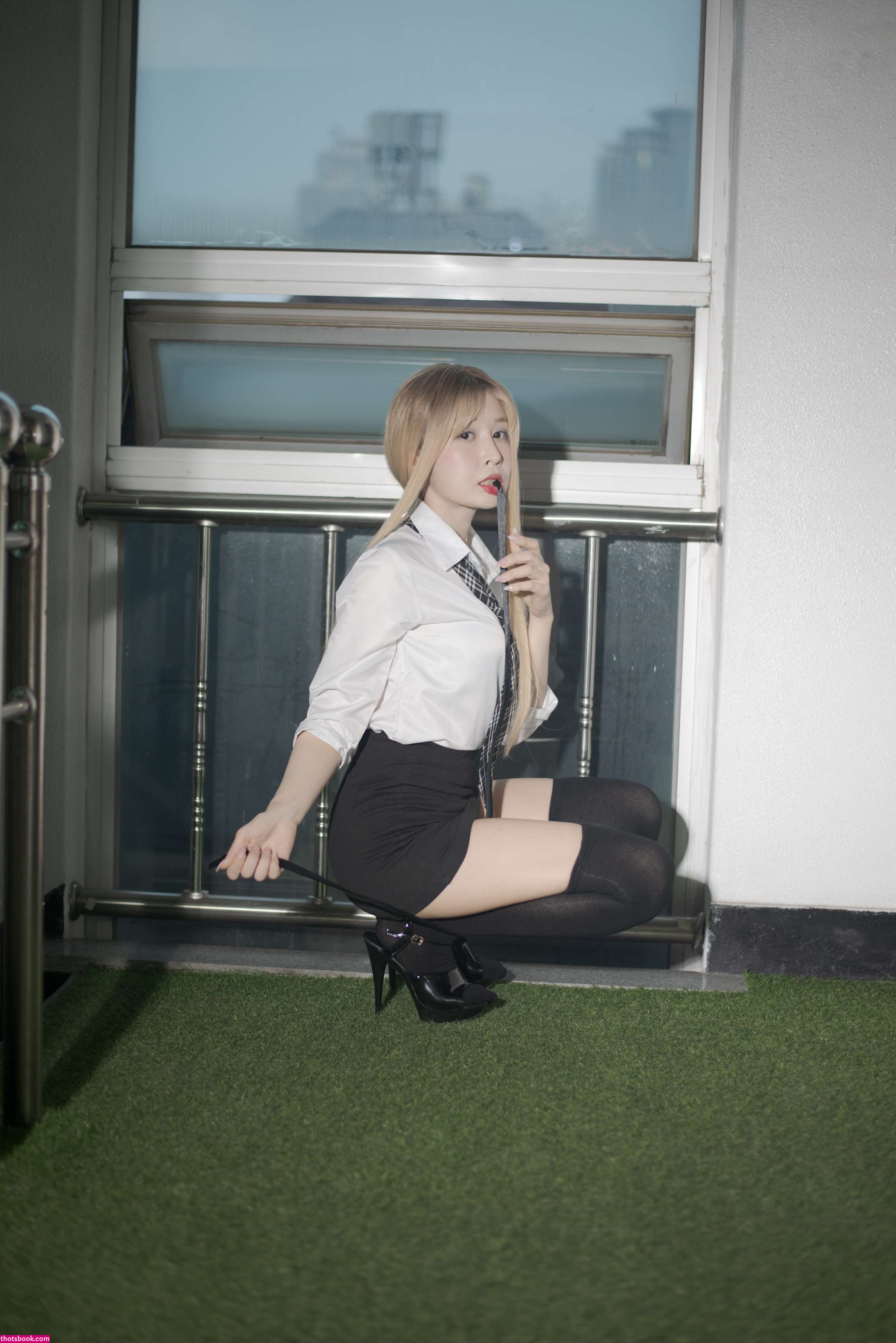 Studio Spring Photo #15