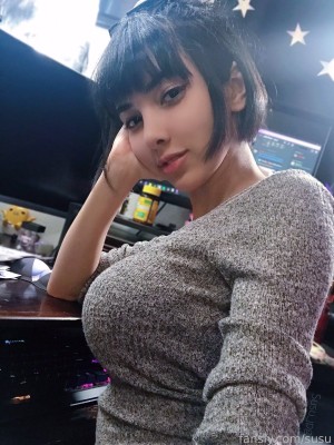 Swimsuit Succubus Photo #3