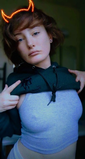 Redheadgivesyouwings Photo #2