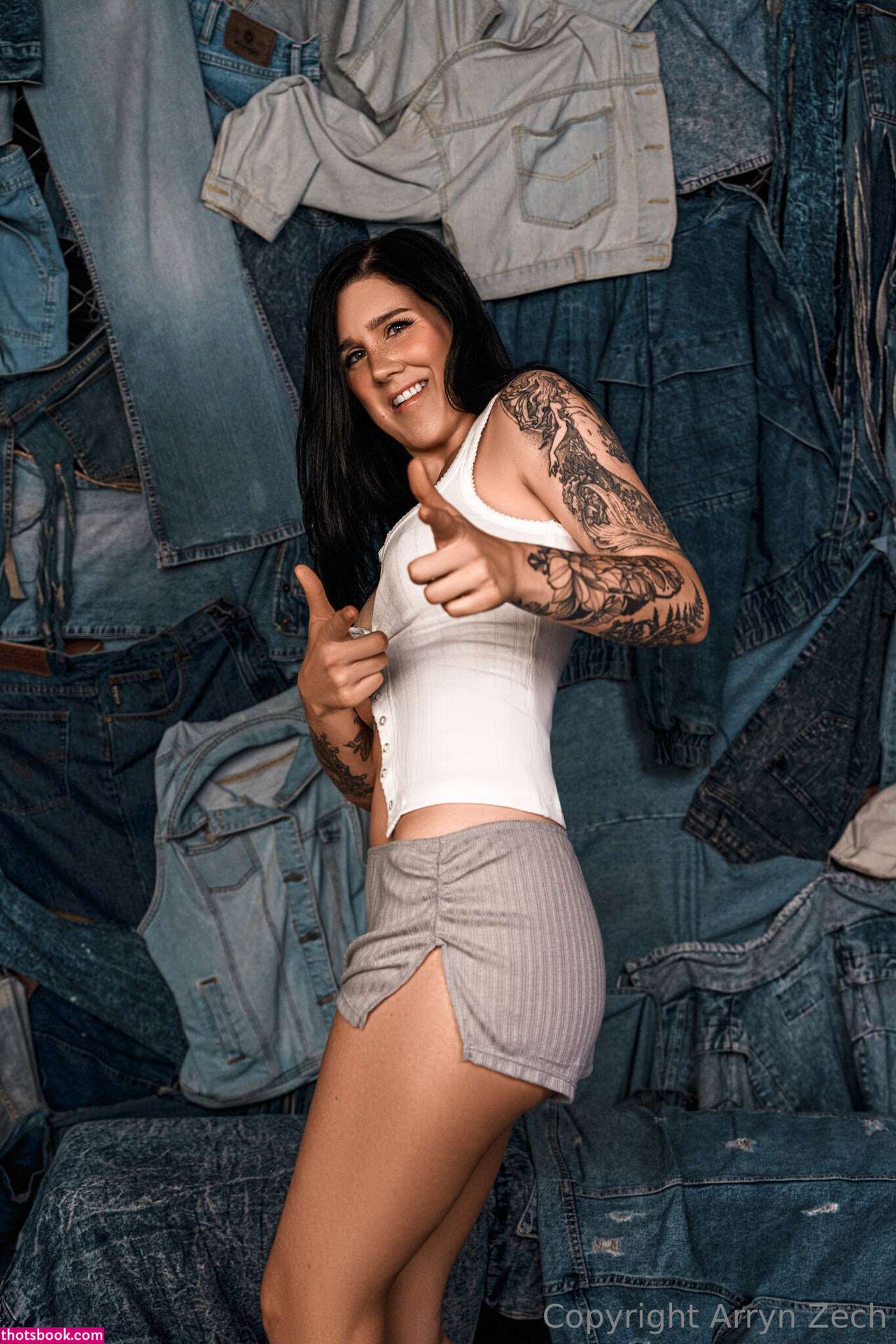 Arryn Zech Photo #585