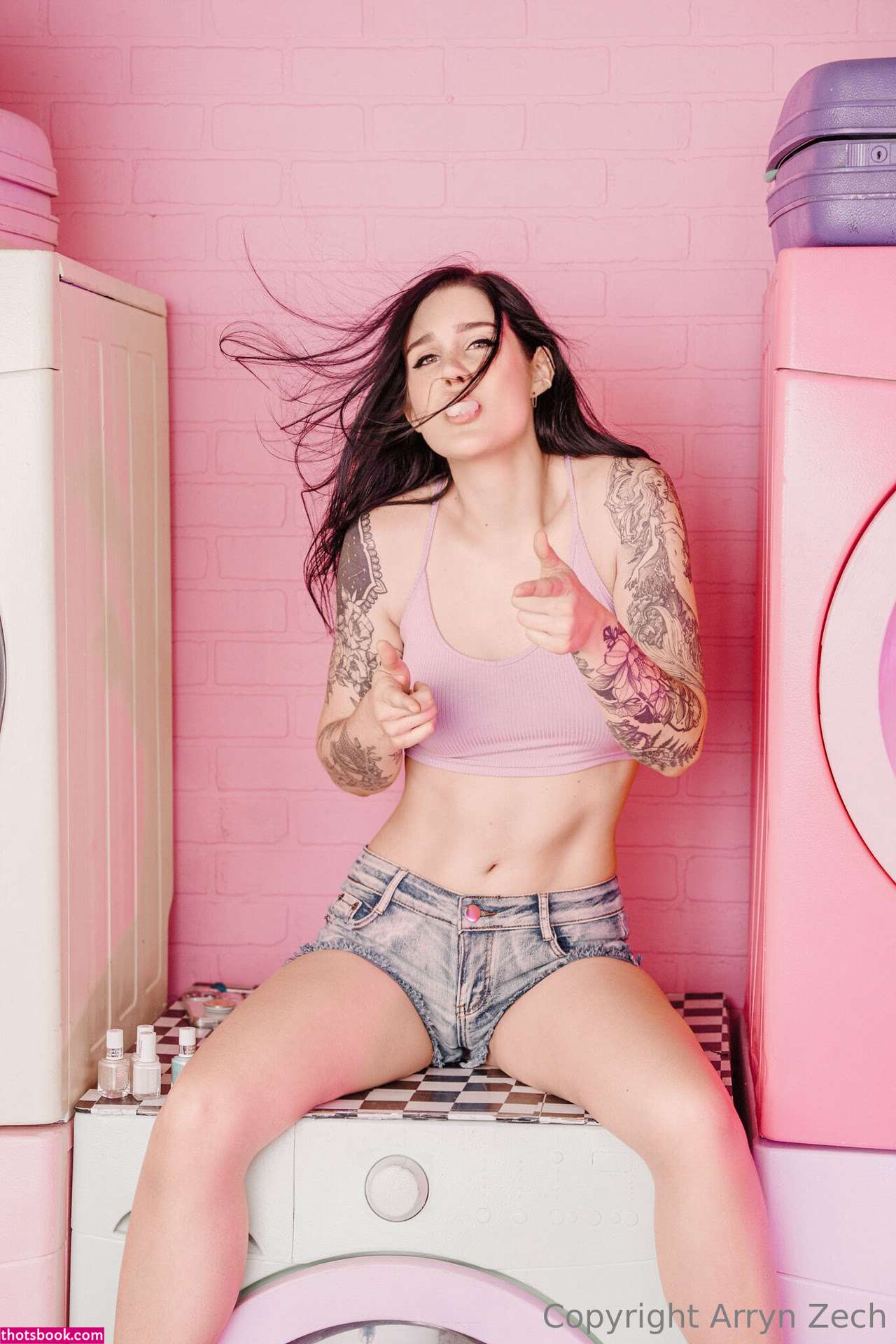 Arryn Zech Photo #593