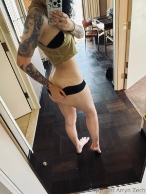 Arryn Zech Photo #620