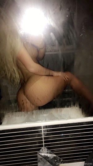 Kacey Menzies Photo #2