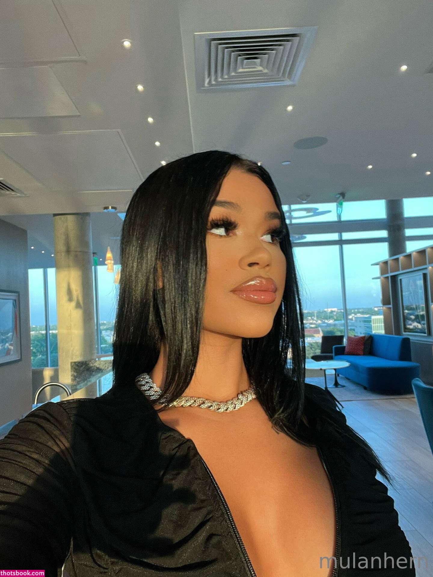 Mulan Hernandez Photo #38