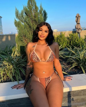 Mulan Hernandez Photo #39