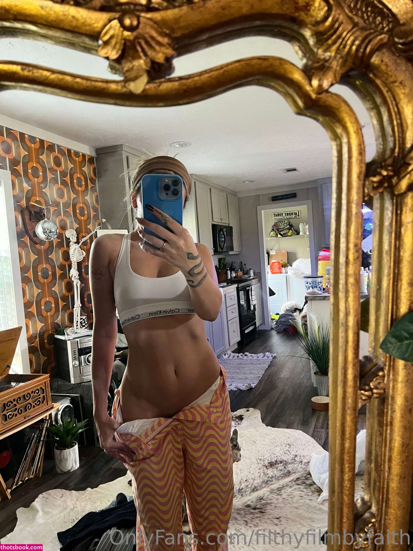 Faith Irving Photo #30