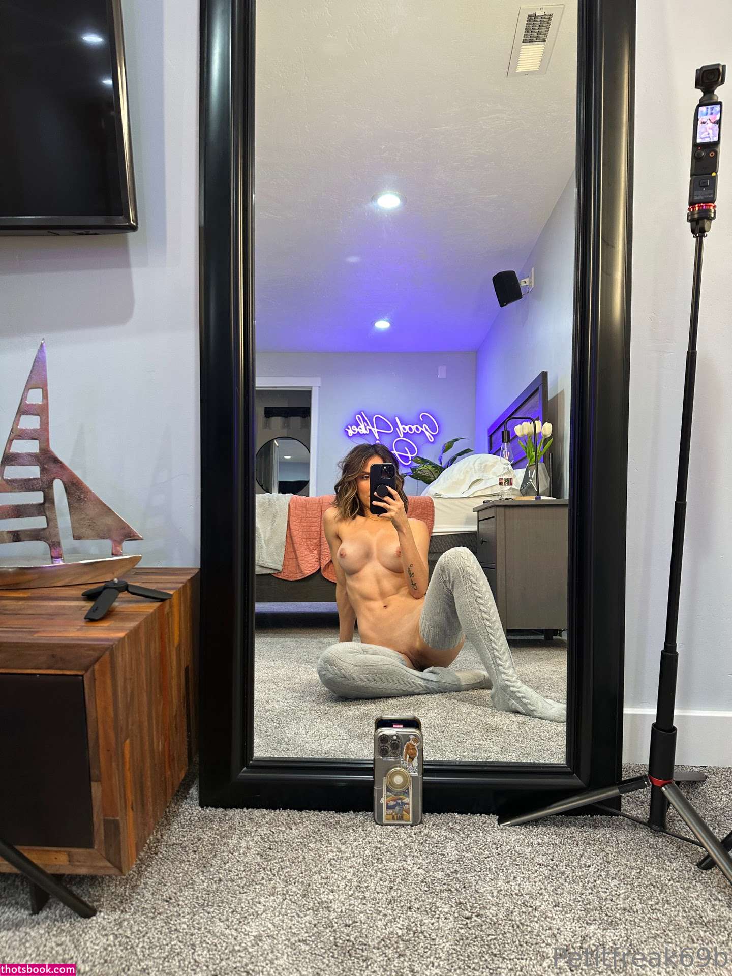 Petitfreak69b Photo #539