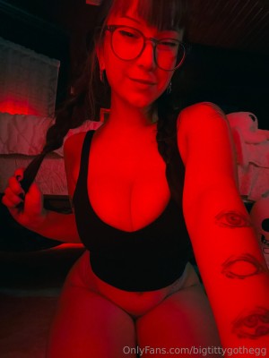 Bigtittygothegg Photo #1235