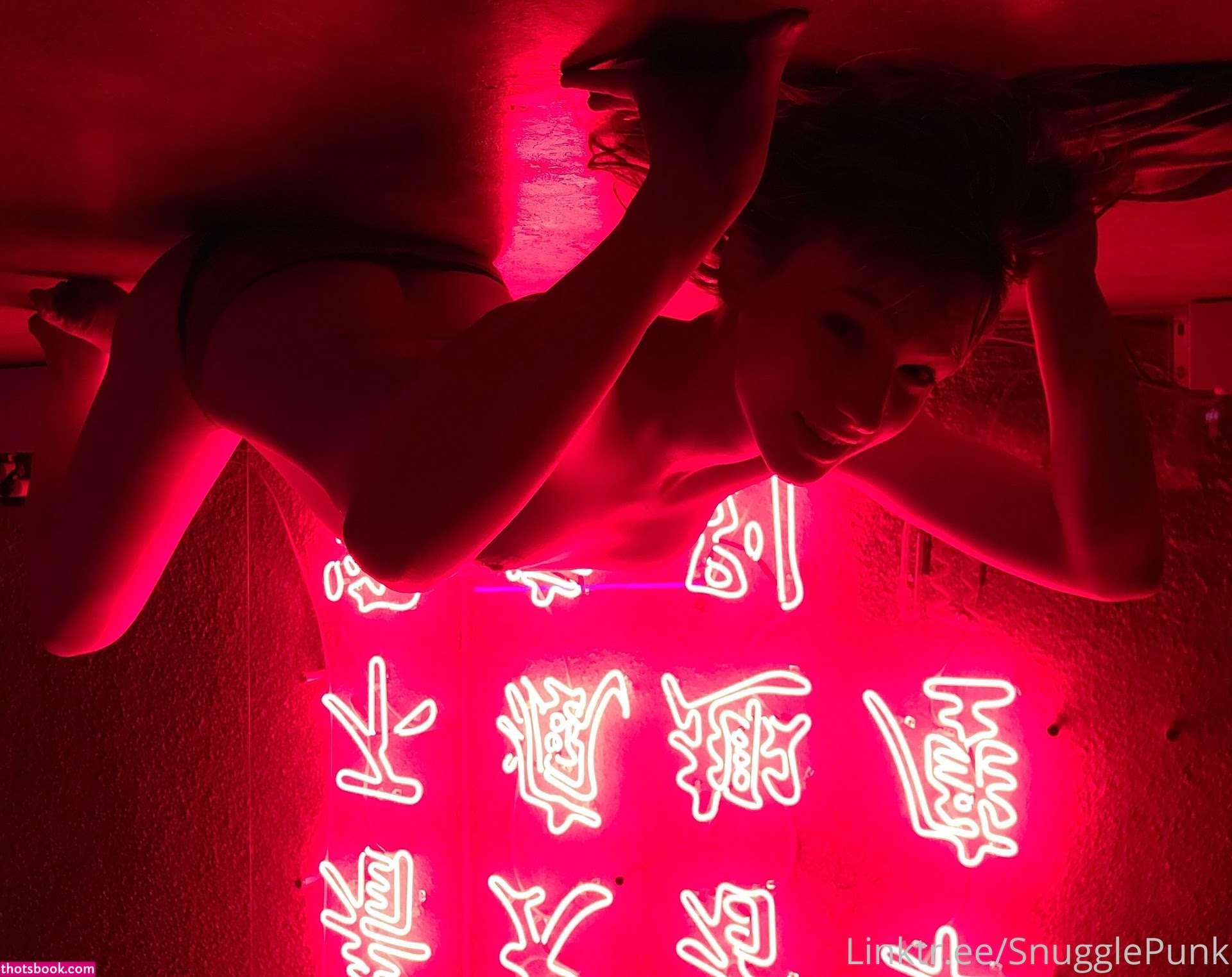 Snugglepunk Photo #37