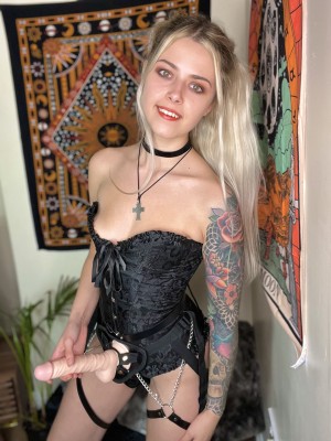 mistressmercyxox Photo #9