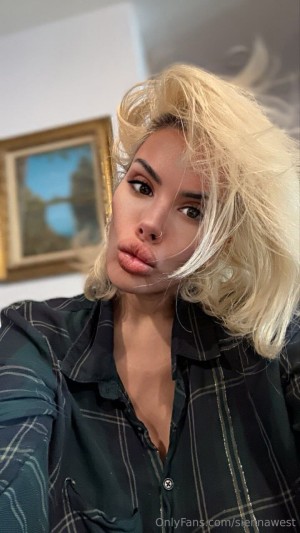 Sienna West Photo #36