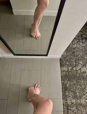 Arryn Zech Photo #525