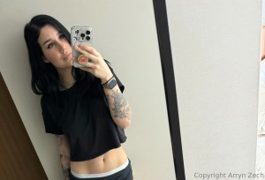 Arryn Zech Photo #527
