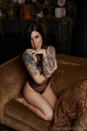 Arryn Zech Photo #569