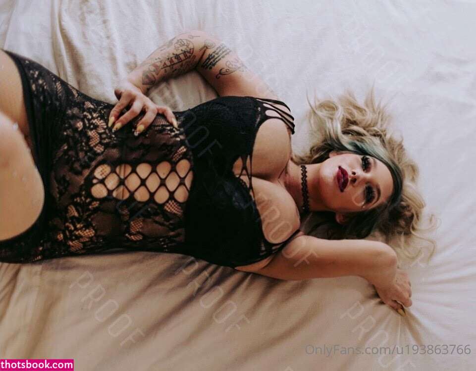 nicolethedirttracktrophygirl Photo #87