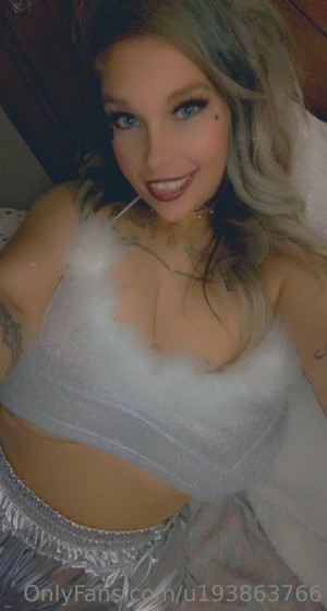 nicolethedirttracktrophygirl Photo #91