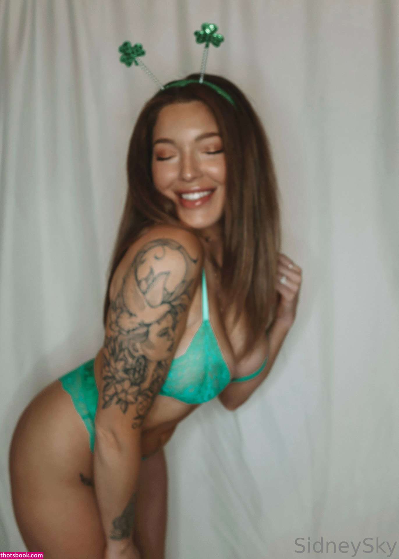 Sidney Sky Photo #48