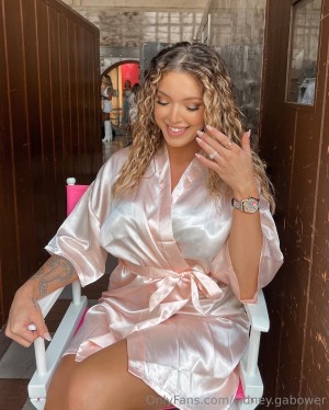 Sidney Sky Photo #69