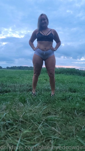 Blue eyedcowgirl Photo #28