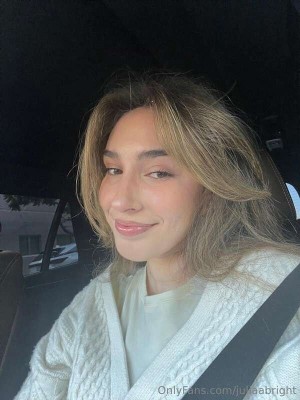 Julia Bright Photo #327