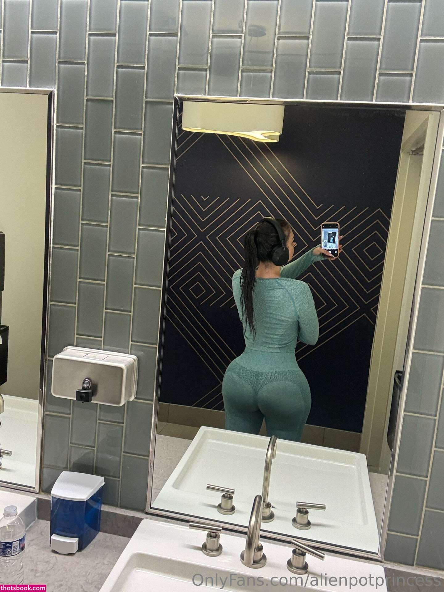 Alienpotprincess Photo #9