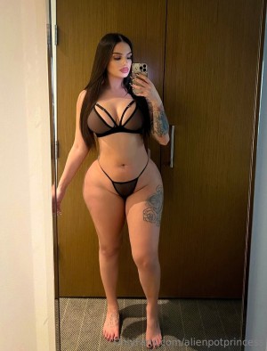 Alienpotprincess Photo #2