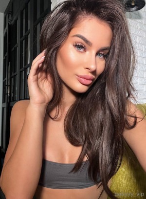 Viktoria Si Photo #3