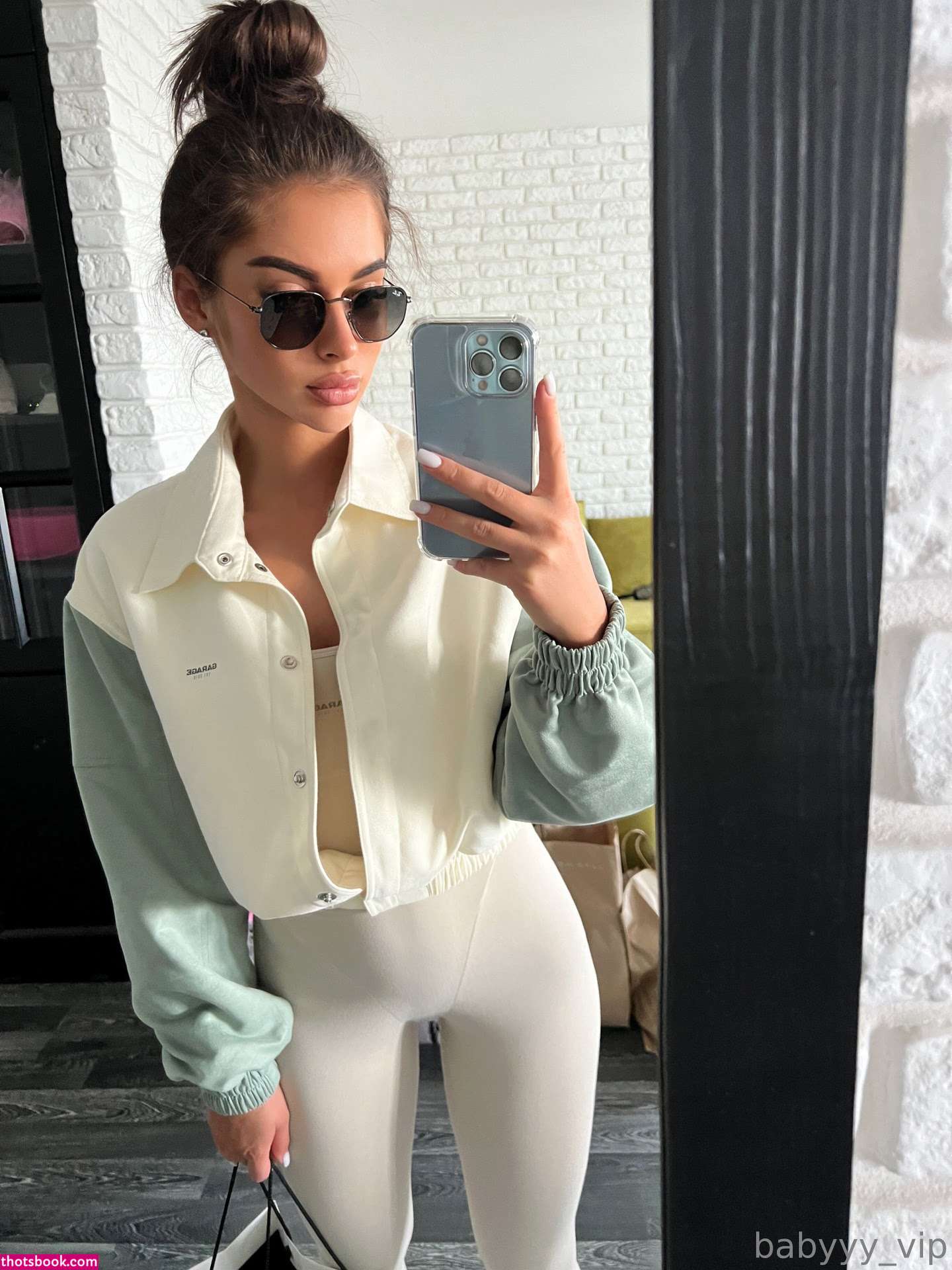 Viktoria Si Photo #22