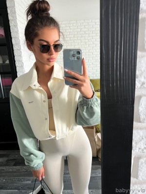 Viktoria Si Photo #22