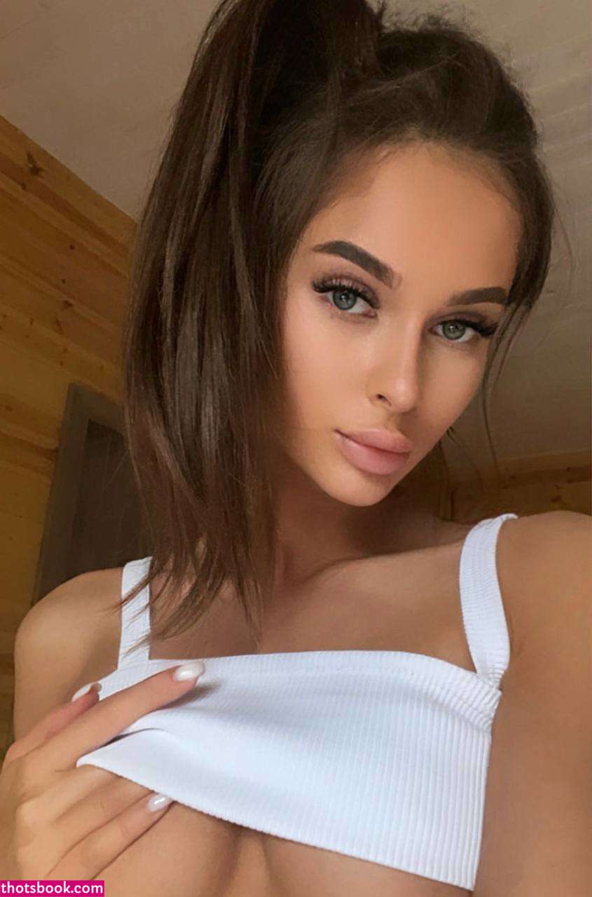 Viktoria Si Photo #86