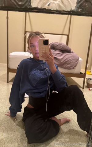 Breckie Hill Photo #524