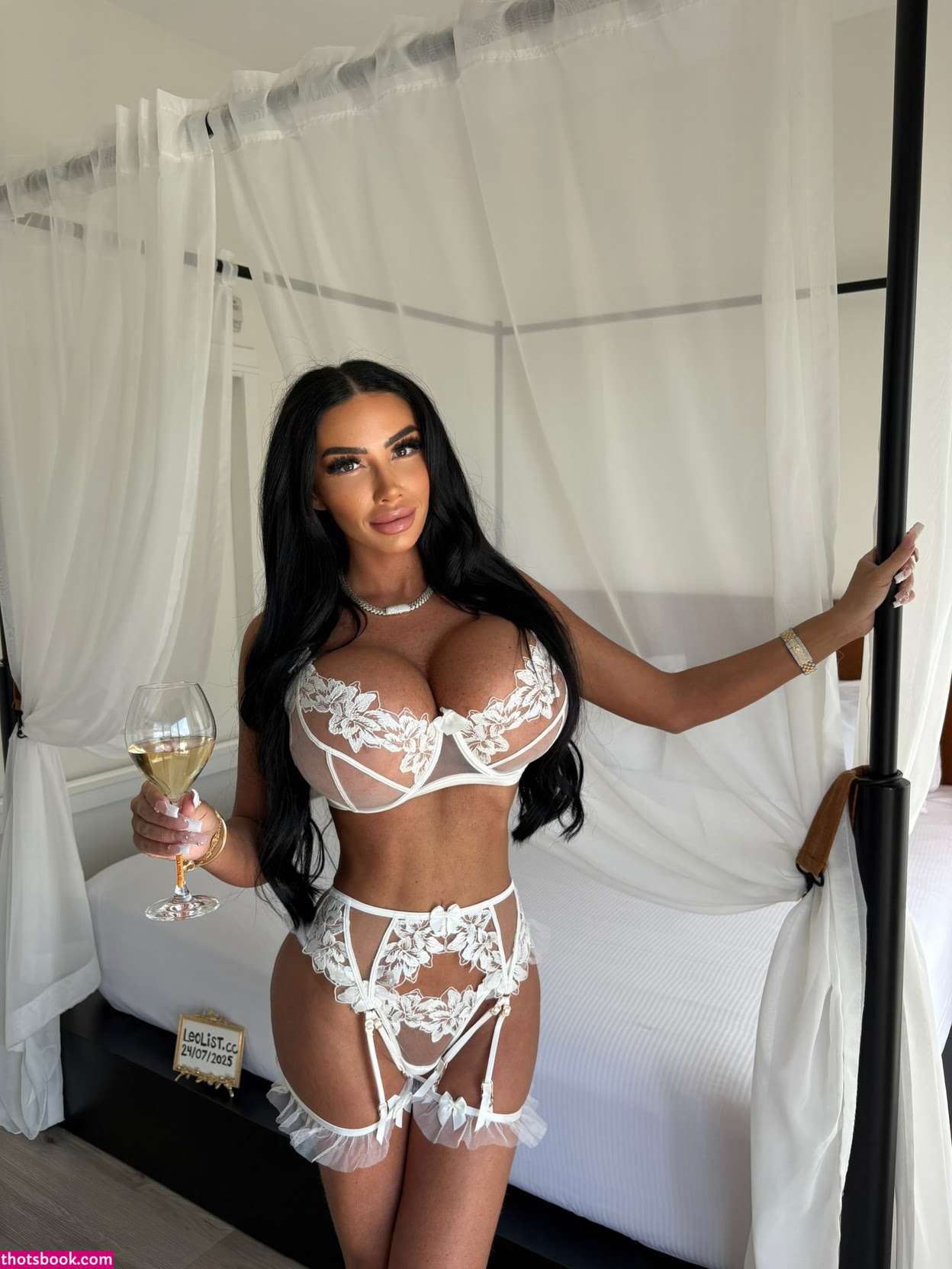 Anna Evans Photo #55