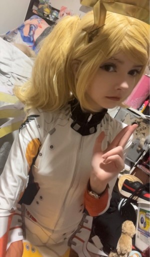 sniffmittens Photo #14