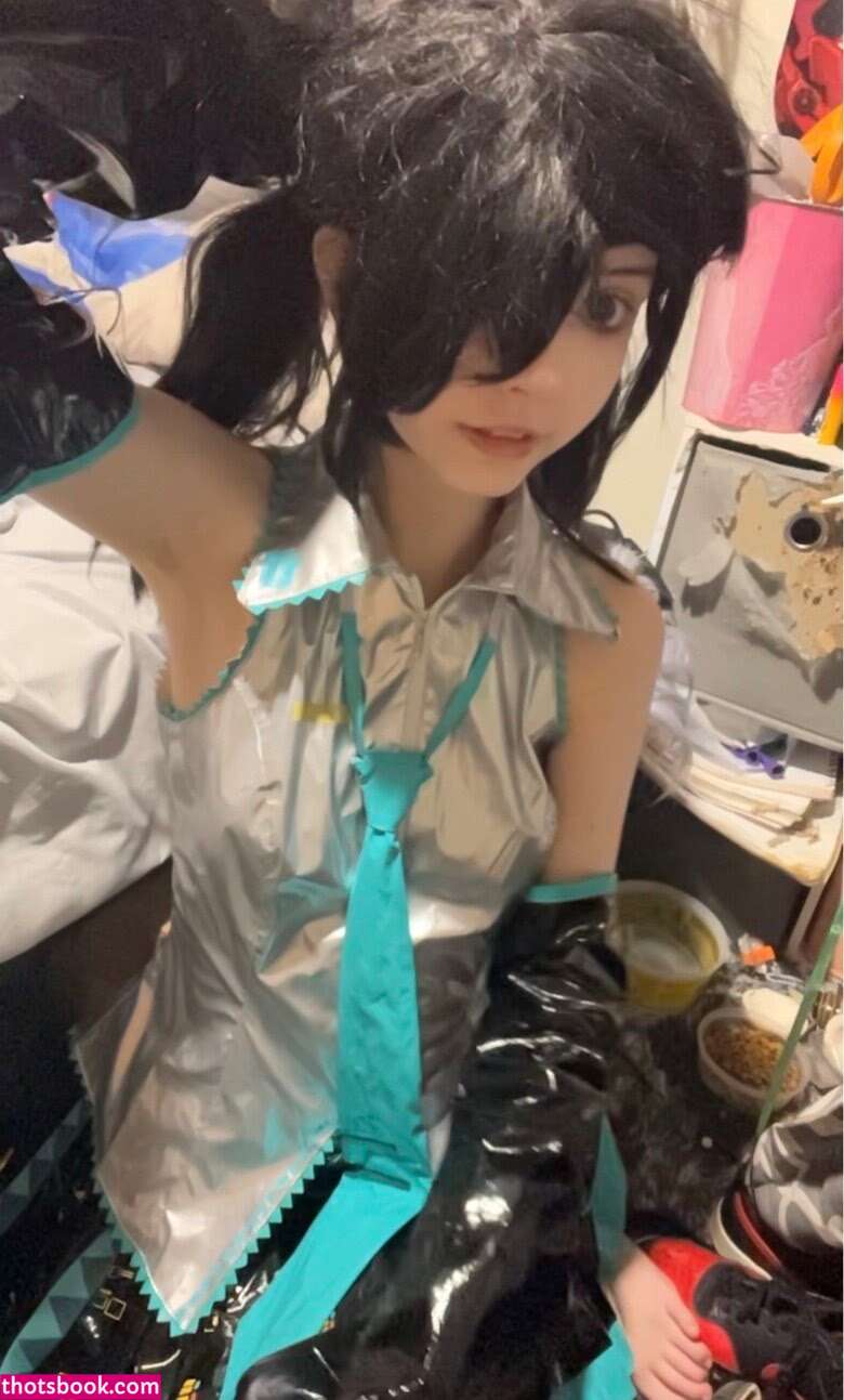 sniffmittens Photo #29