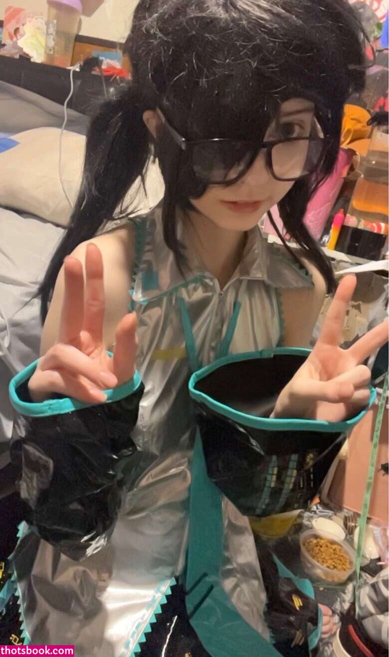 sniffmittens Photo #30