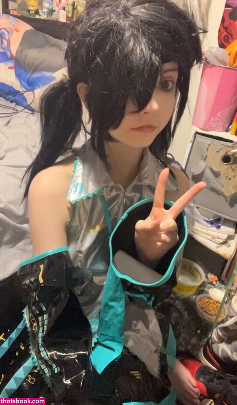 sniffmittens Photo #33