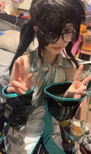 sniffmittens Photo #30