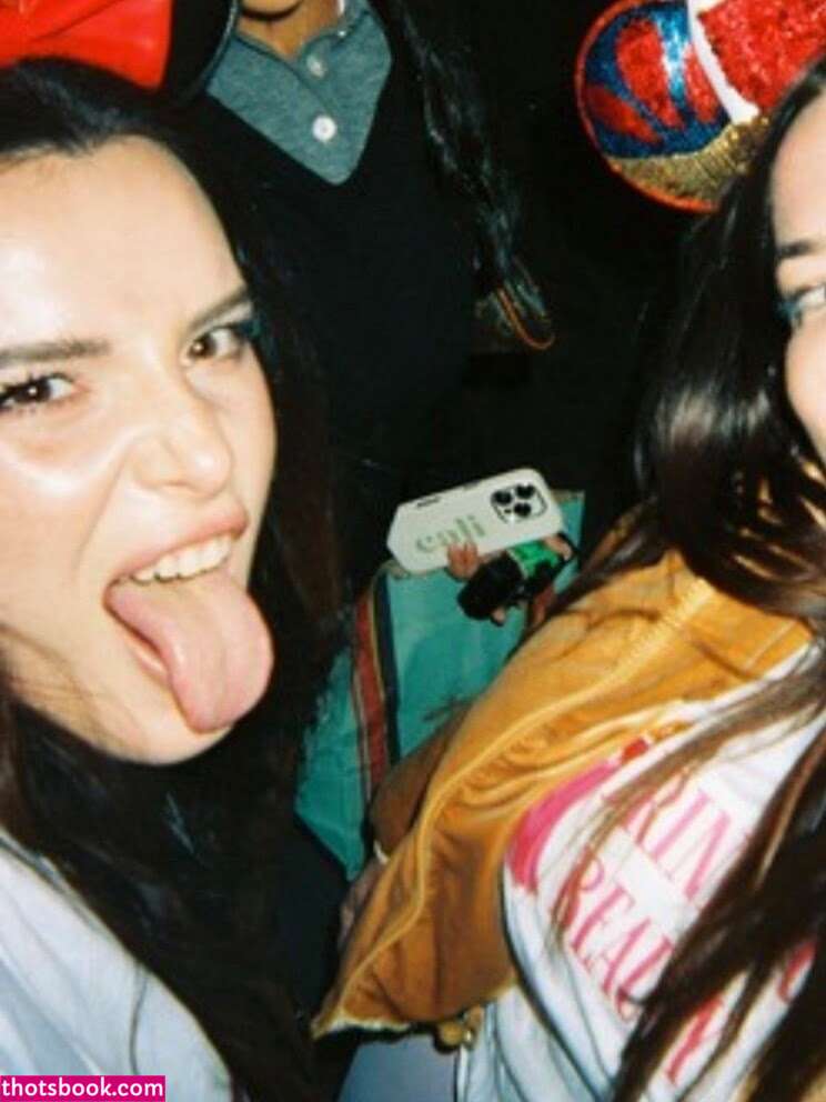 Bella Thorne Photo #371