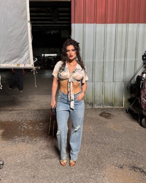 Bella Thorne Photo #373