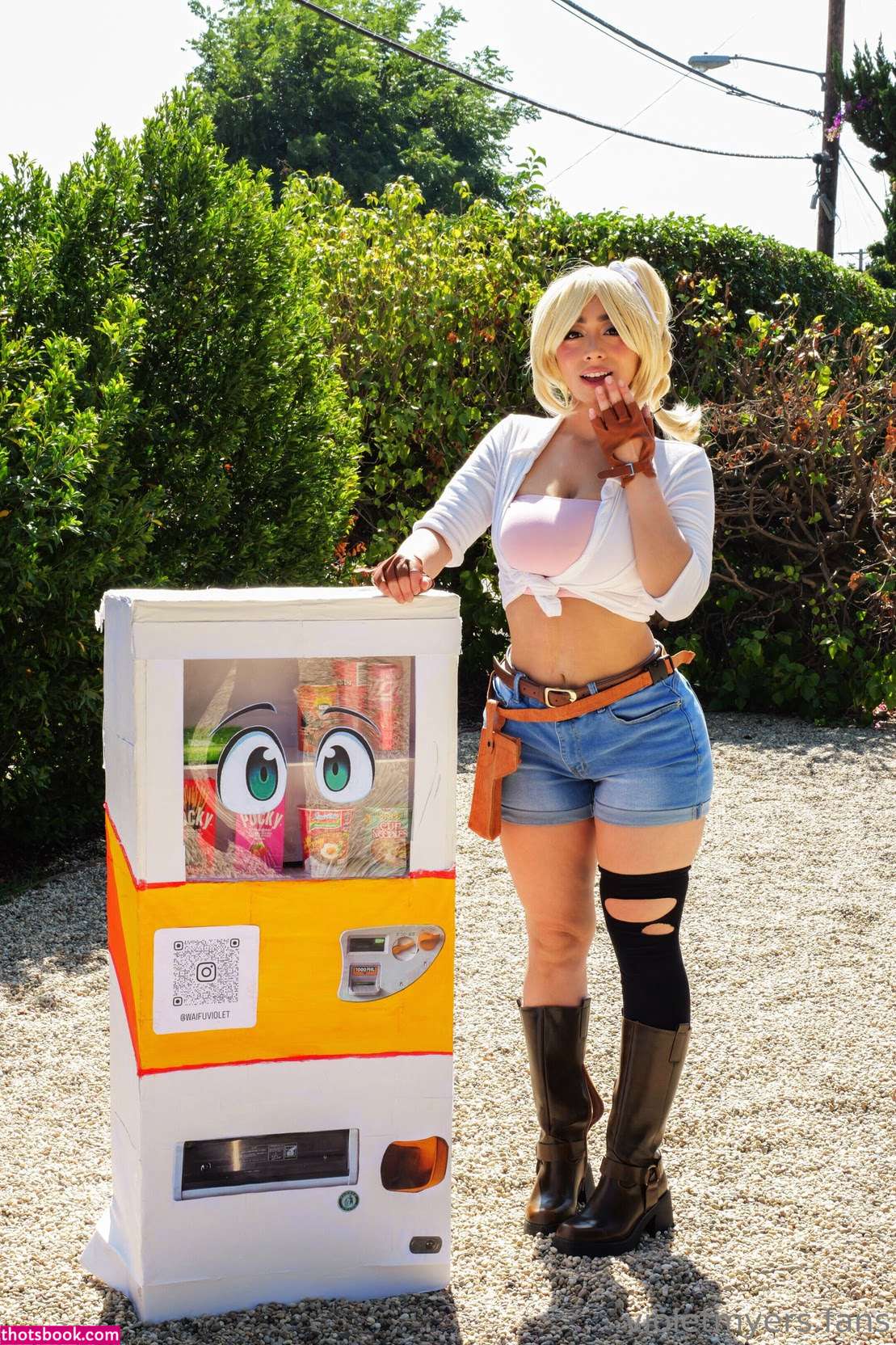 Violet Myers Photo #718