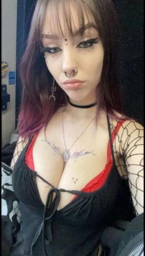 ipukeglitter420 Photo #19