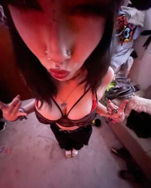 ipukeglitter420 Photo #27