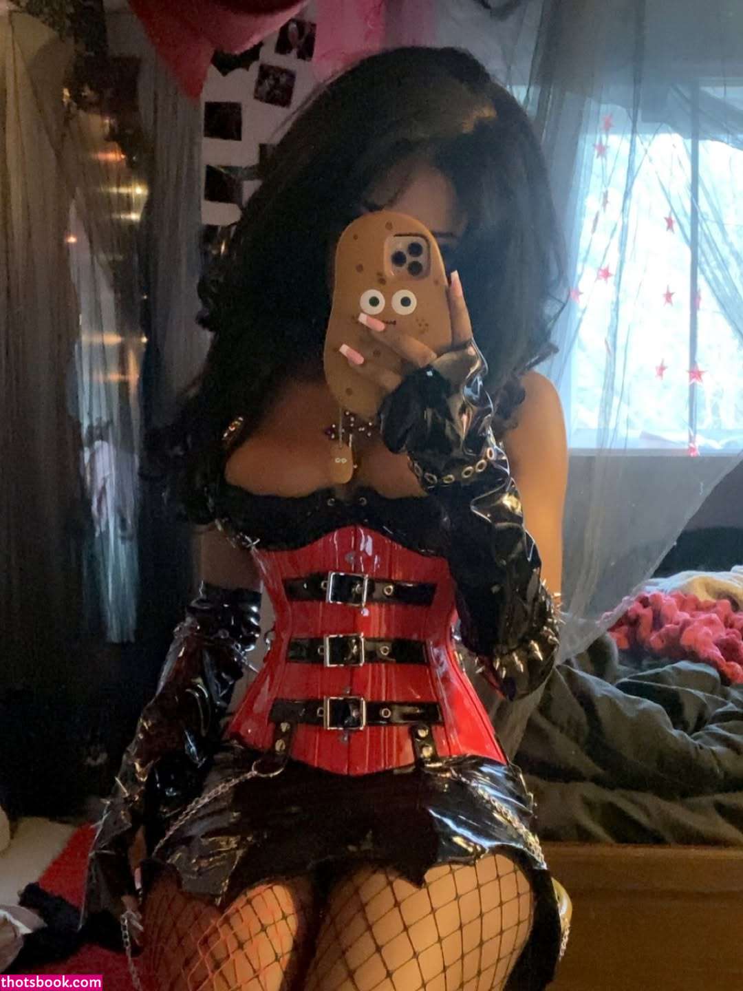 Thelovewitch942 Photo #32