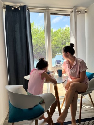 Carolain Cawen Photo #3