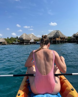 Carolain Cawen Photo #16