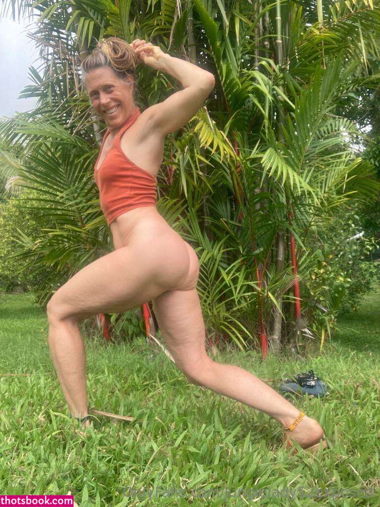 Junglelady52 Photo #17